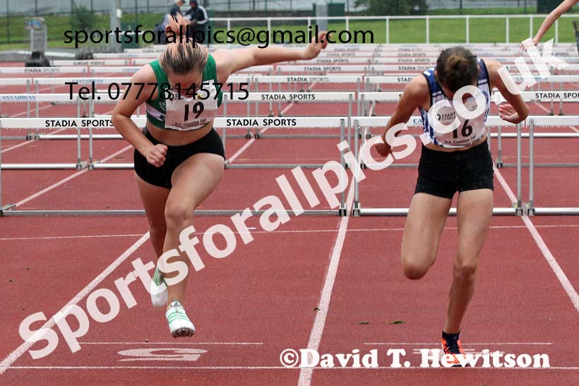 Women and Girls hurdles, 2021 North Eastern Track and Field Champs., Middesbrough. Photo: David T. Hewitson/Sports for All Pics